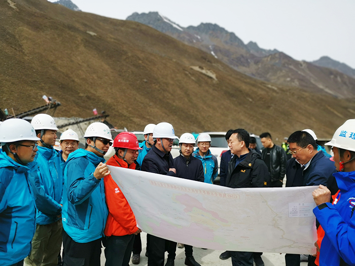 甘孜州委委員、常委、書(shū)記沈陽(yáng)到九石路TJ3標(biāo)檢查指導(dǎo)工作